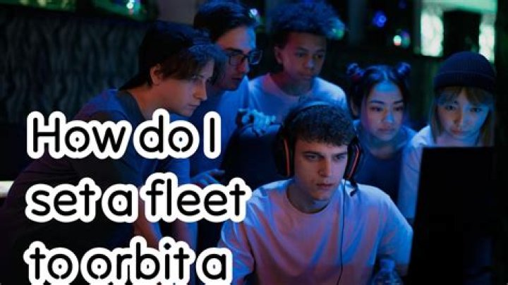 How do I set a fleet to orbit a planet?